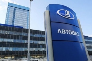 АвтоВАЗ уходит на простой до конца апреля