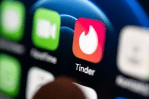 Сервис знакомств Tinder уходит из России